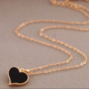 🎉3/$10🎉Black Heart 🖤 Necklace With Bonus Earrings!